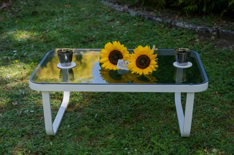 Stolik aluminiowy RARO szklany blat.webp