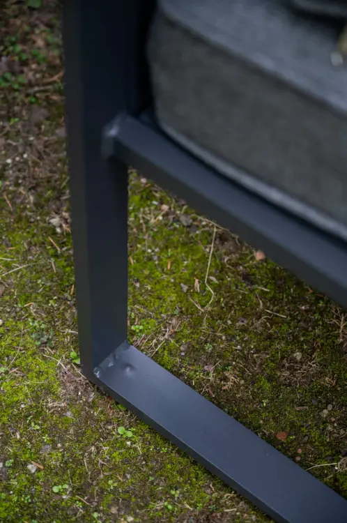 sofa-aluminium-szare-poduchy-3-osobowa-2.jpg